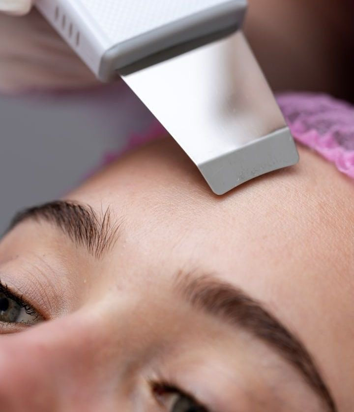 Pulizia del viso personalizzata con multifunzione Medika