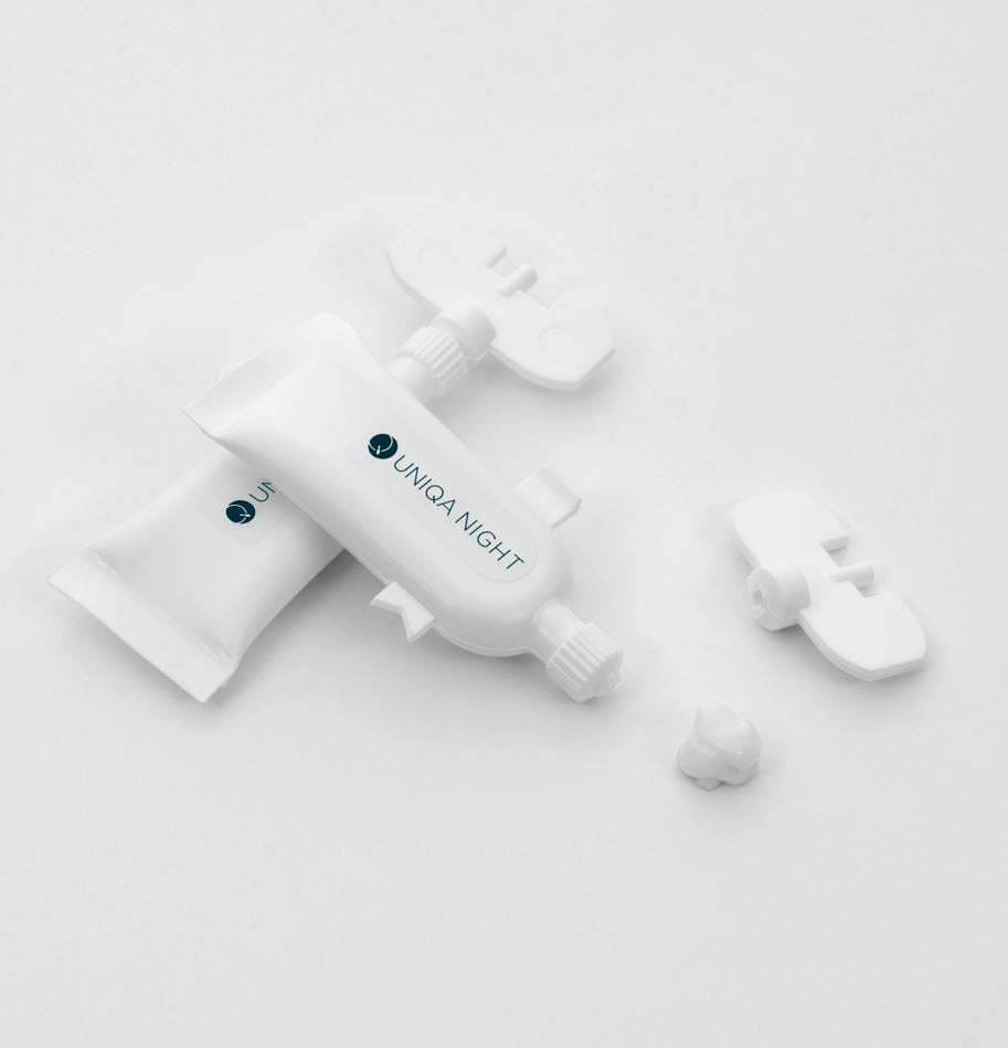 UNIQA NIGHT AGE + Trattamento notte antirughe