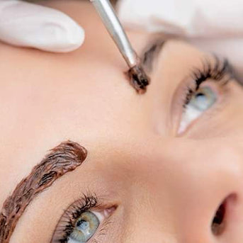 Colore alle sopracciglia